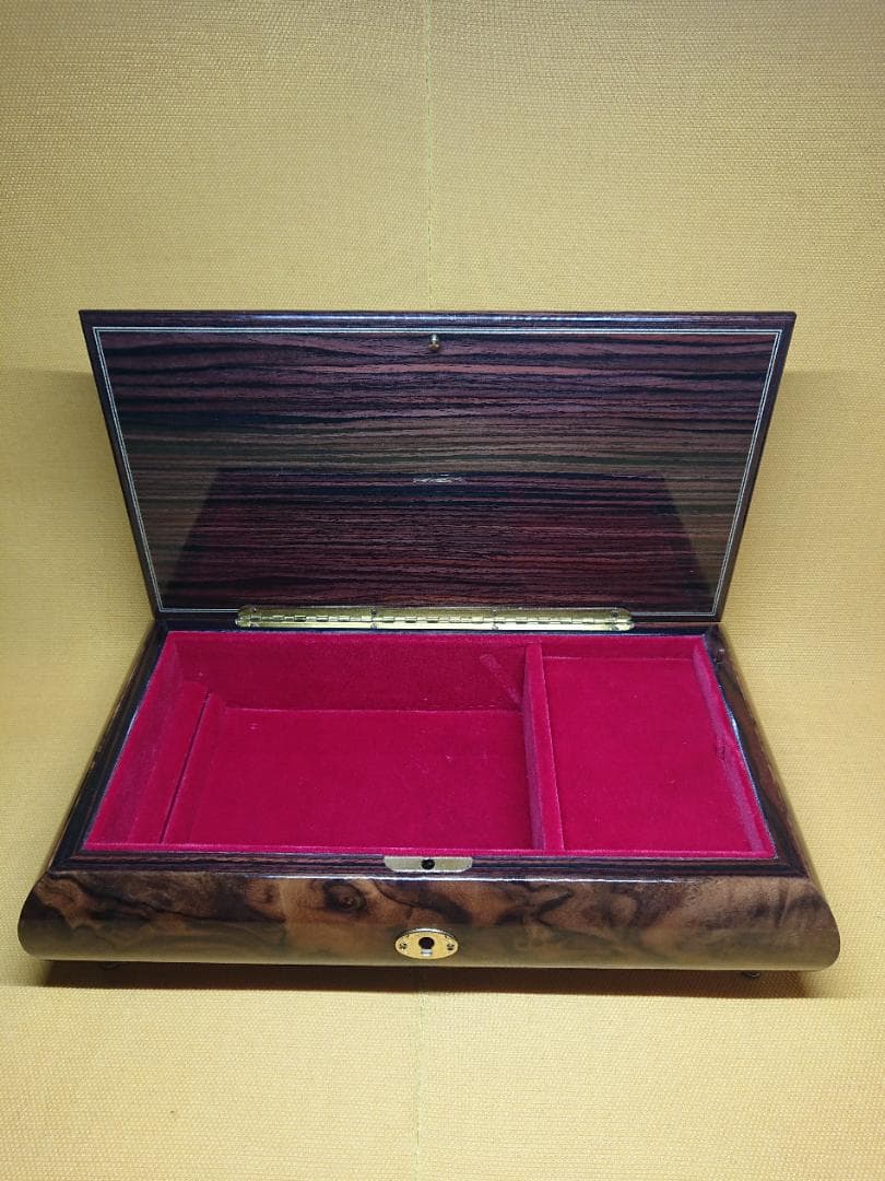 【美品】REUGE　ボックス　宝石箱　スイス　置物　工芸品　美術品　A3429