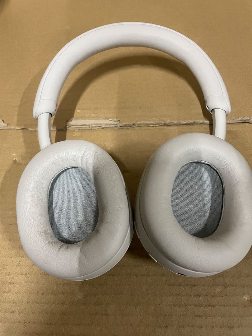 ソニー　ワイヤレスノイズキャンセリングステレオヘッドホン WH-1000XM5