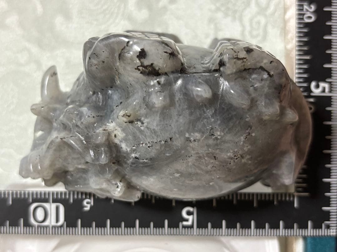 ロングイ　貔貅　ラブラドライト　天然石　置物　レインボーシラー