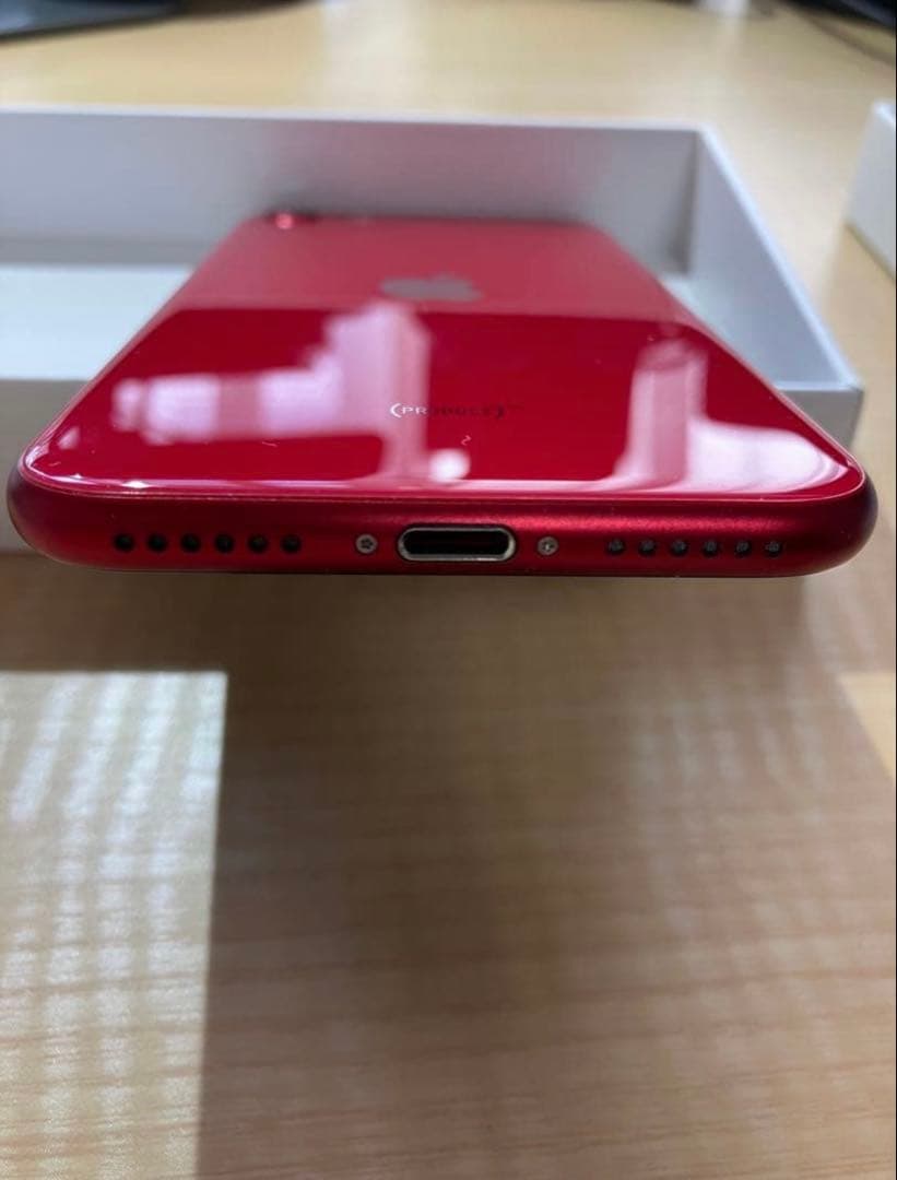 美品iPhoneSE第2世代(SE2)64GBレッドSIMフリ