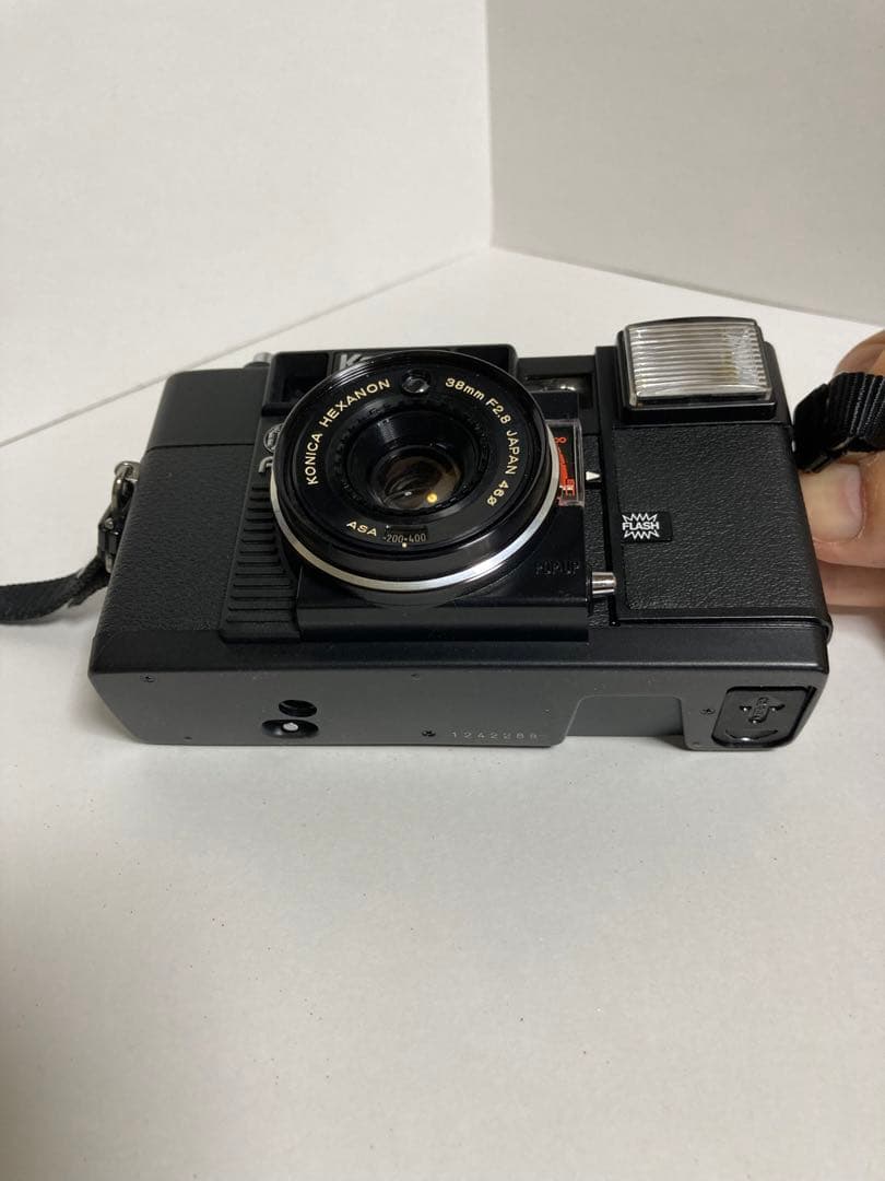 Konica C35 コンパクトフィルムカメラ　※ケース一部破損