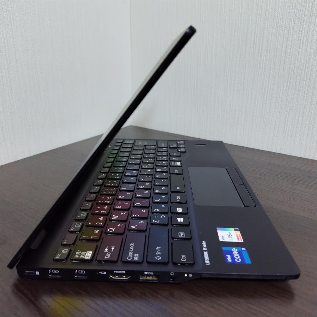 【第１１世代Corei7薄型モバイル】富士通／U9311F／16GB／512GB
