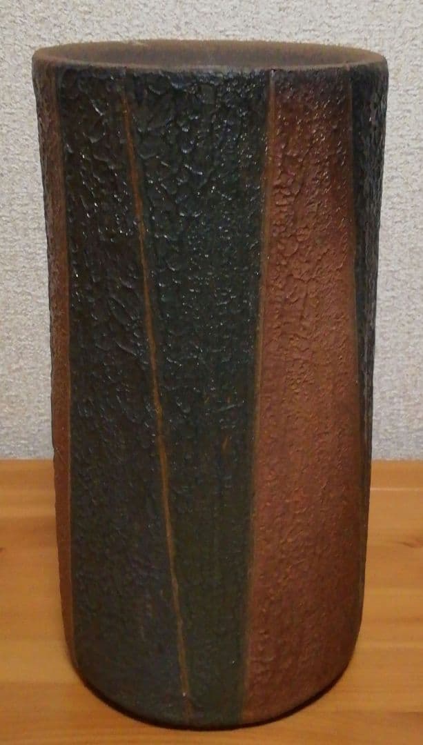 山本出作　備前焼　出彩　花入　共箱　共布　略歴付　花瓶