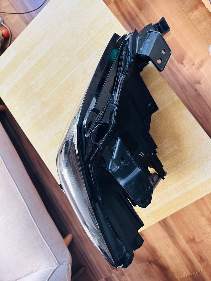 マツダ MAZDA3左ヘッドライトユニット 点灯動作確認済みです。