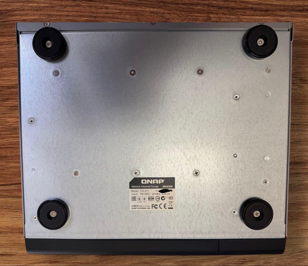 QNAP TVS-671 6ベイNAS Core-i3モデル ディスクおまけ付き