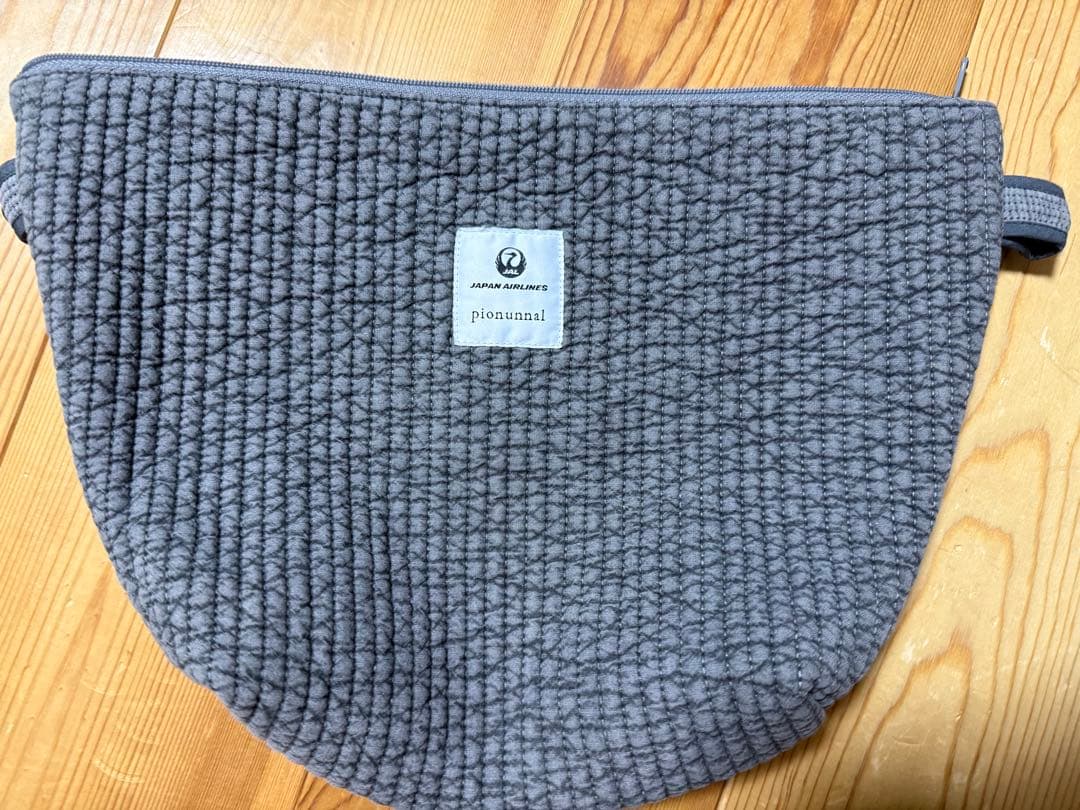 ピオヌンナル　JALコラボ　ヴィクトリア　ダークグレー
