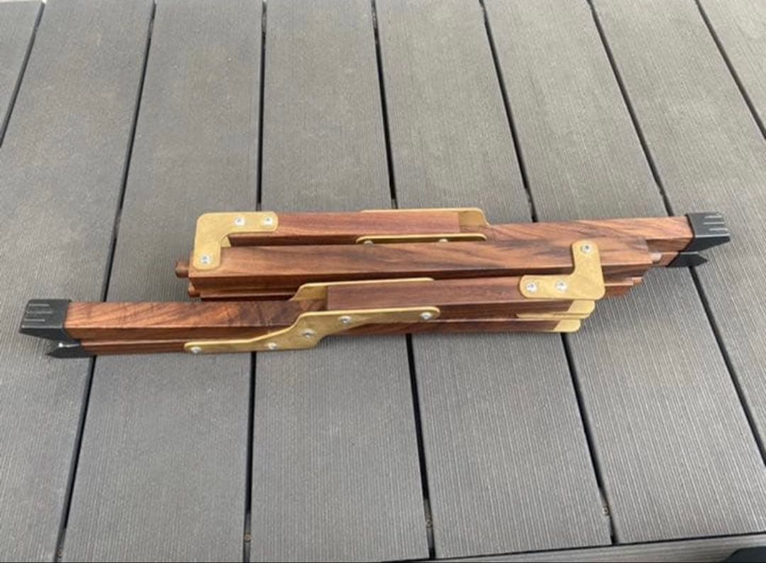 noras ウォールナット サイドテーブルに真鍮