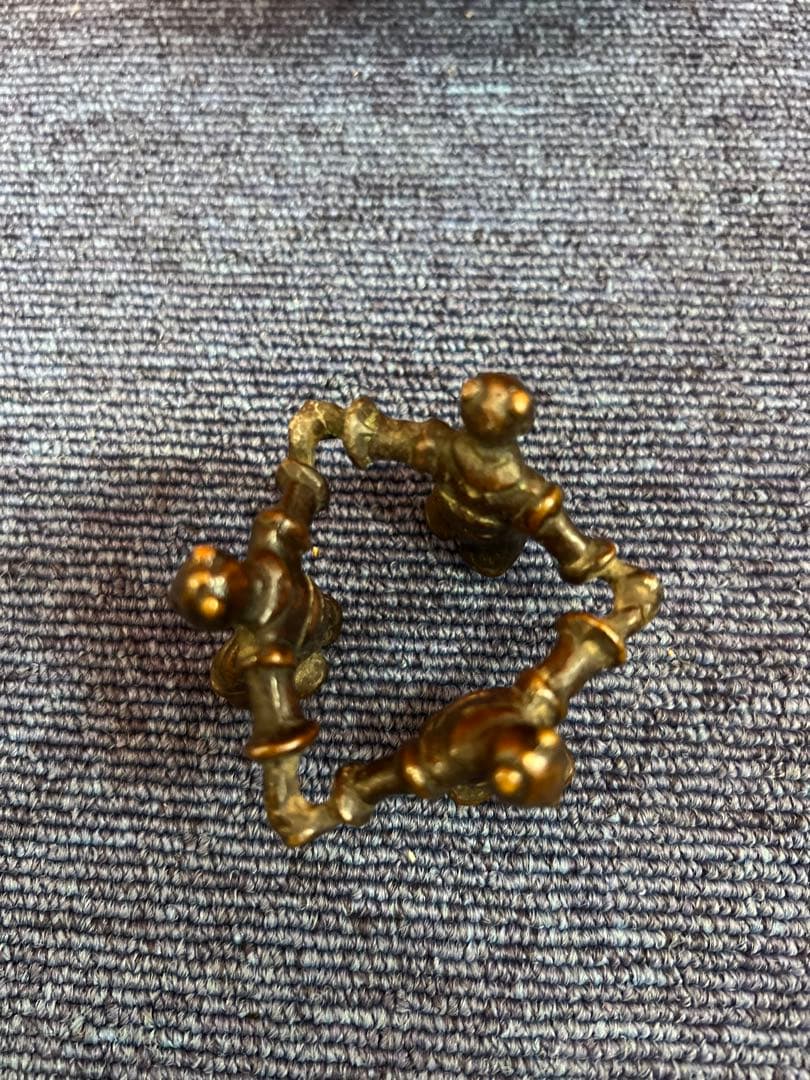 1220  古銅　三閑人　三人形　蒲屋香炉蓋置