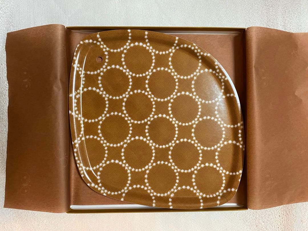 新品未使用★ミナペルホネン　タンバリン　トレイ　brown 白樺＊菱形　レア希少