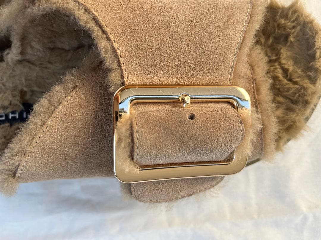 【a_you】MOHI バックル付きファーサンダル Noble