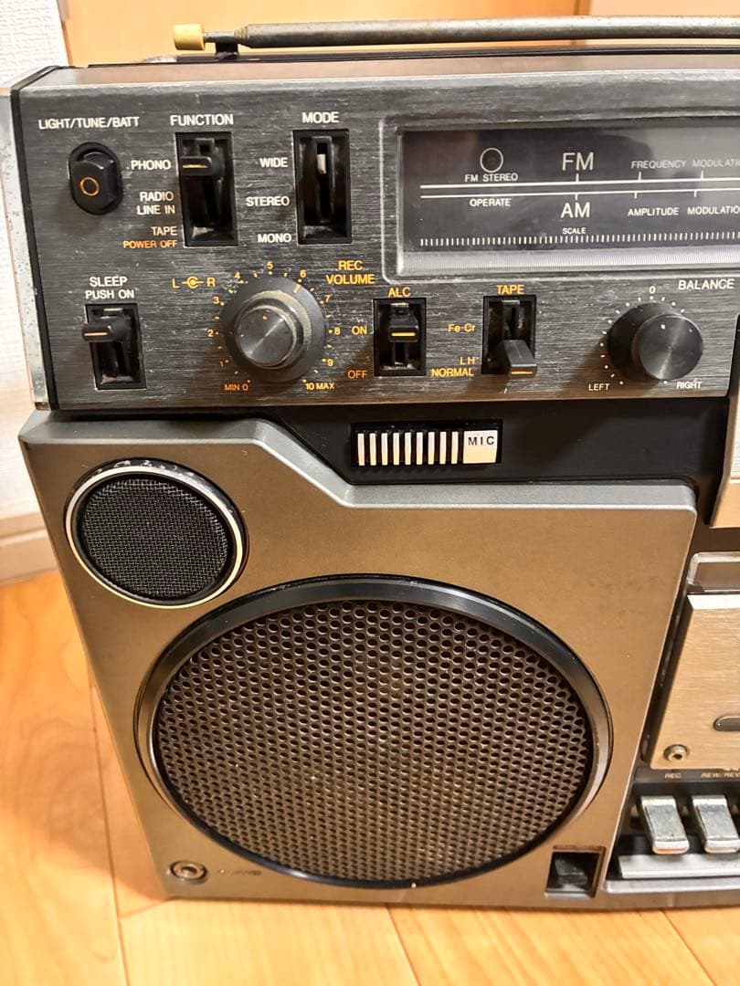 ラジオ・コンポ AIWA 2band stereo radio cassette TPR-820