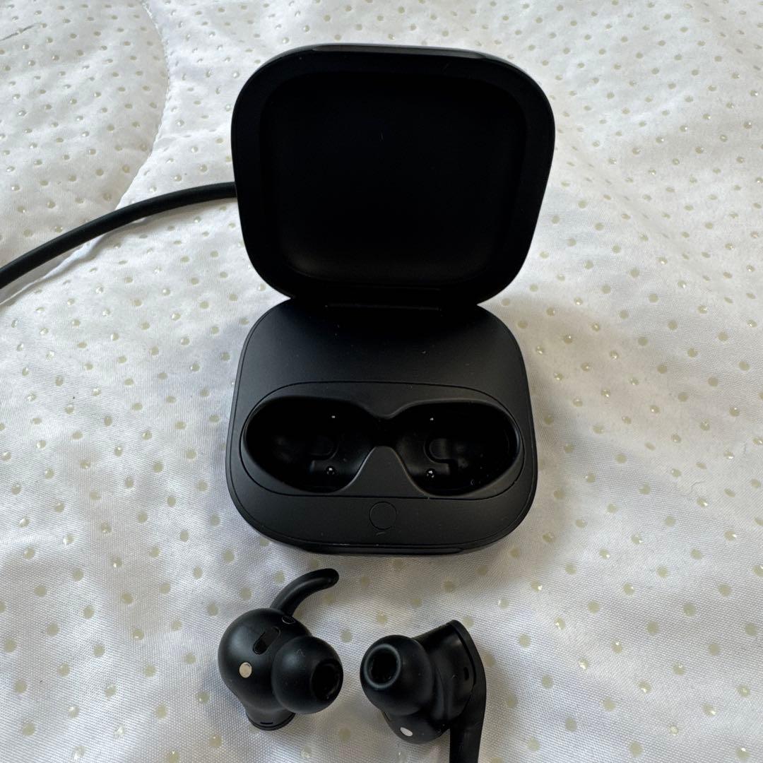 Beats Fit Pro (ビーツフィットプロ) 両耳＋充電ケース