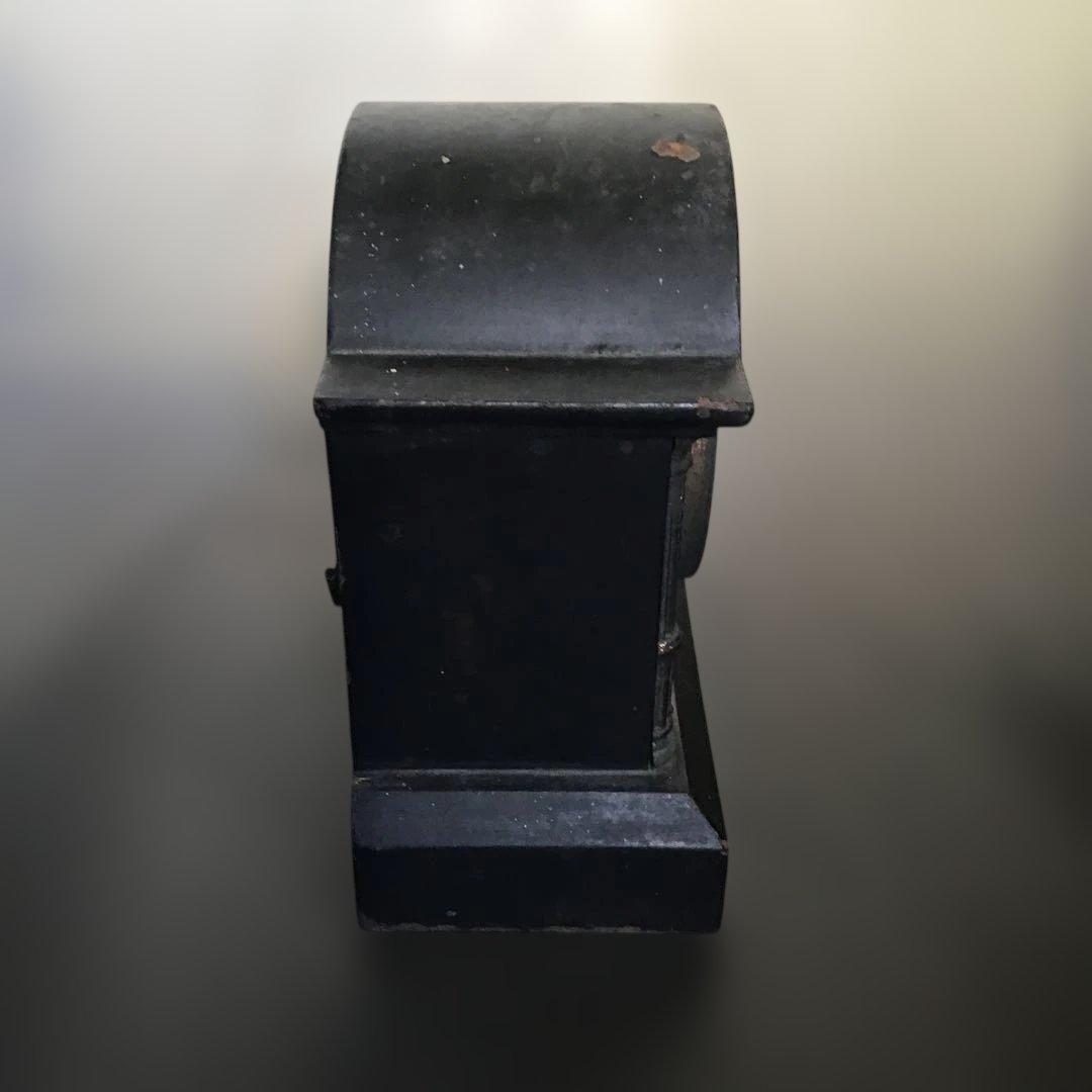 アーチ型ローマ数字置時計　骨董品　アンティーク　鉄製　古時計　置時計