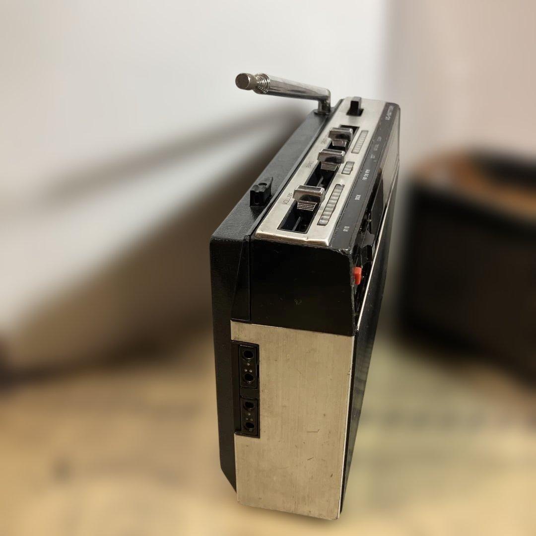 ラジオ造りの御三家はビクター、ソニー、ナショナルでしょうね　F-930N