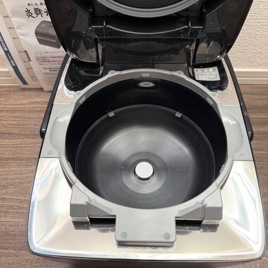 象印 圧力IH炊飯ジャー　NW-LA10炊飯器