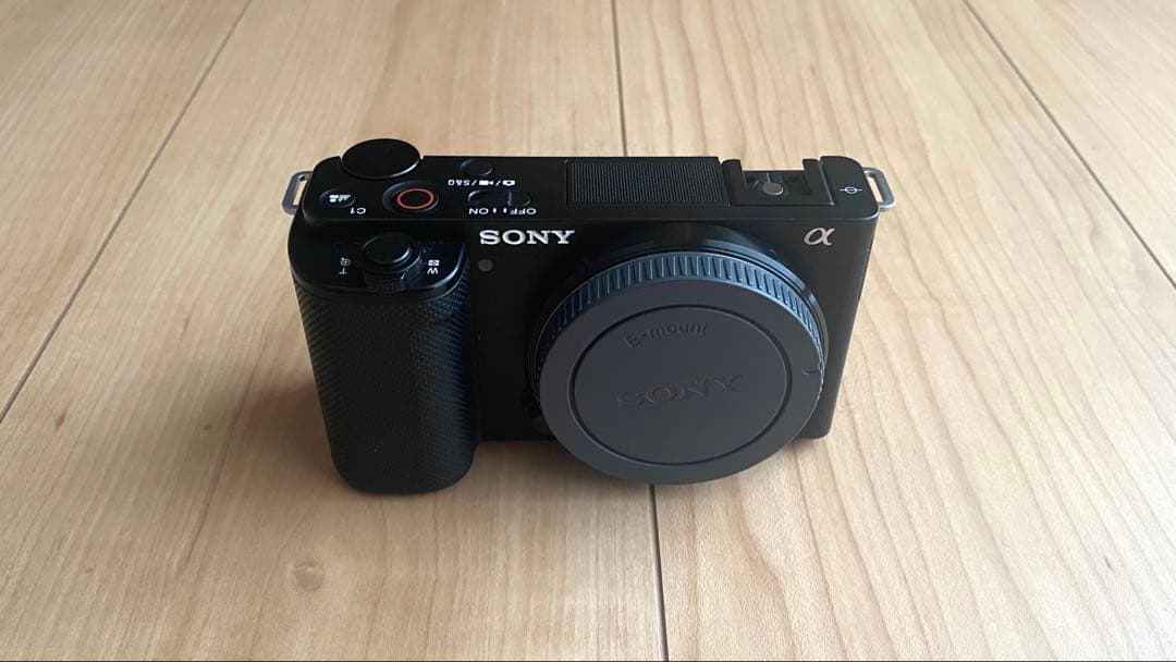 【良品】SONY VLOGCAM ZV-E10 デジタル一眼カメラ　おまけ付き