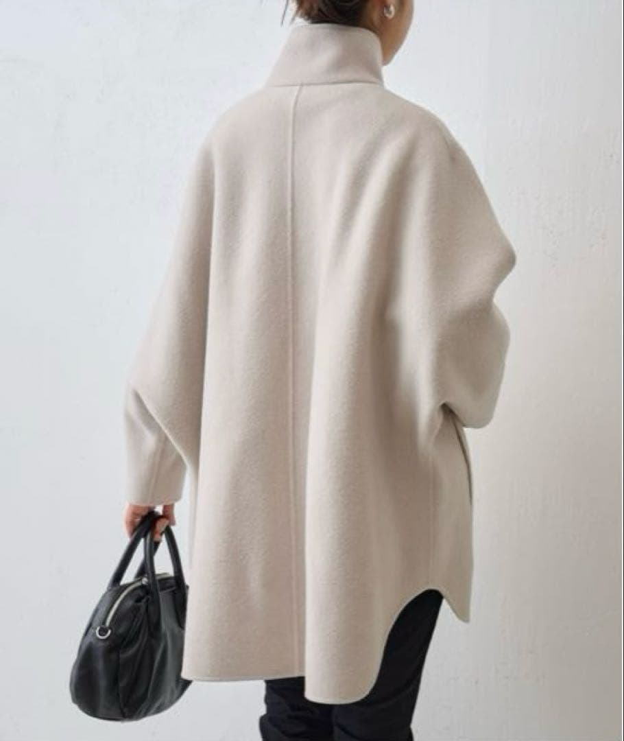 【美品】今季物 BEARDSLEYドルマンリバーコート ライトグレー