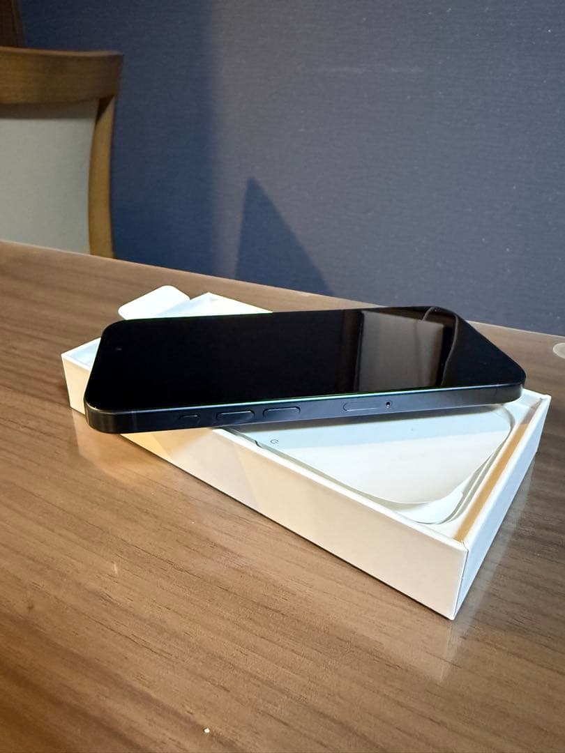 (美品)Apple iPhone 15 Pro 256GB SIMフリー