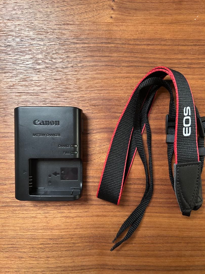 【専用】中森様　Canon EOS kiss M2ミラーレスカメラ ホワイト