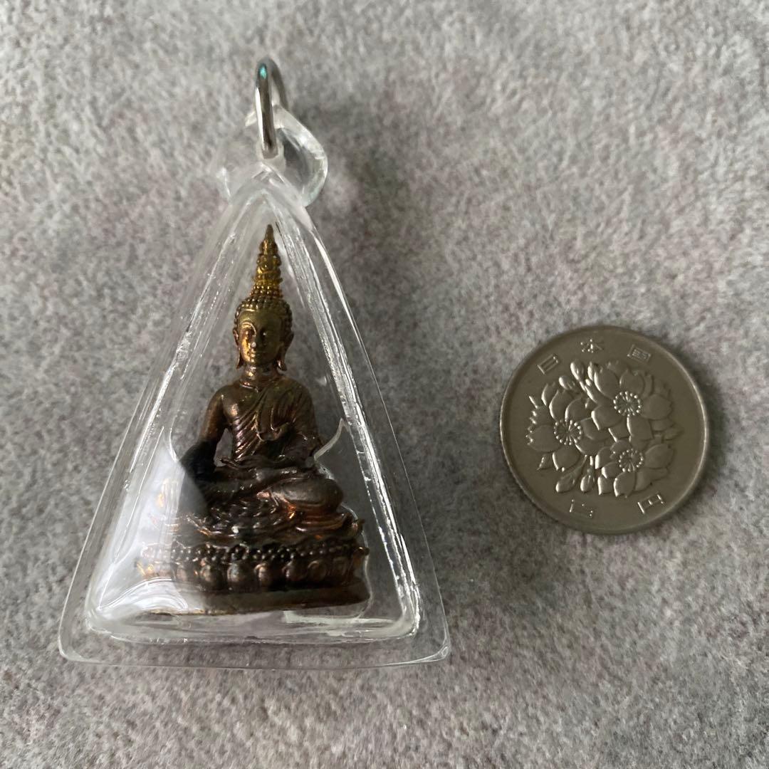 プラクルアン プラサラパットヌーク ワット・チュムナム 2013年 魔除 御守り