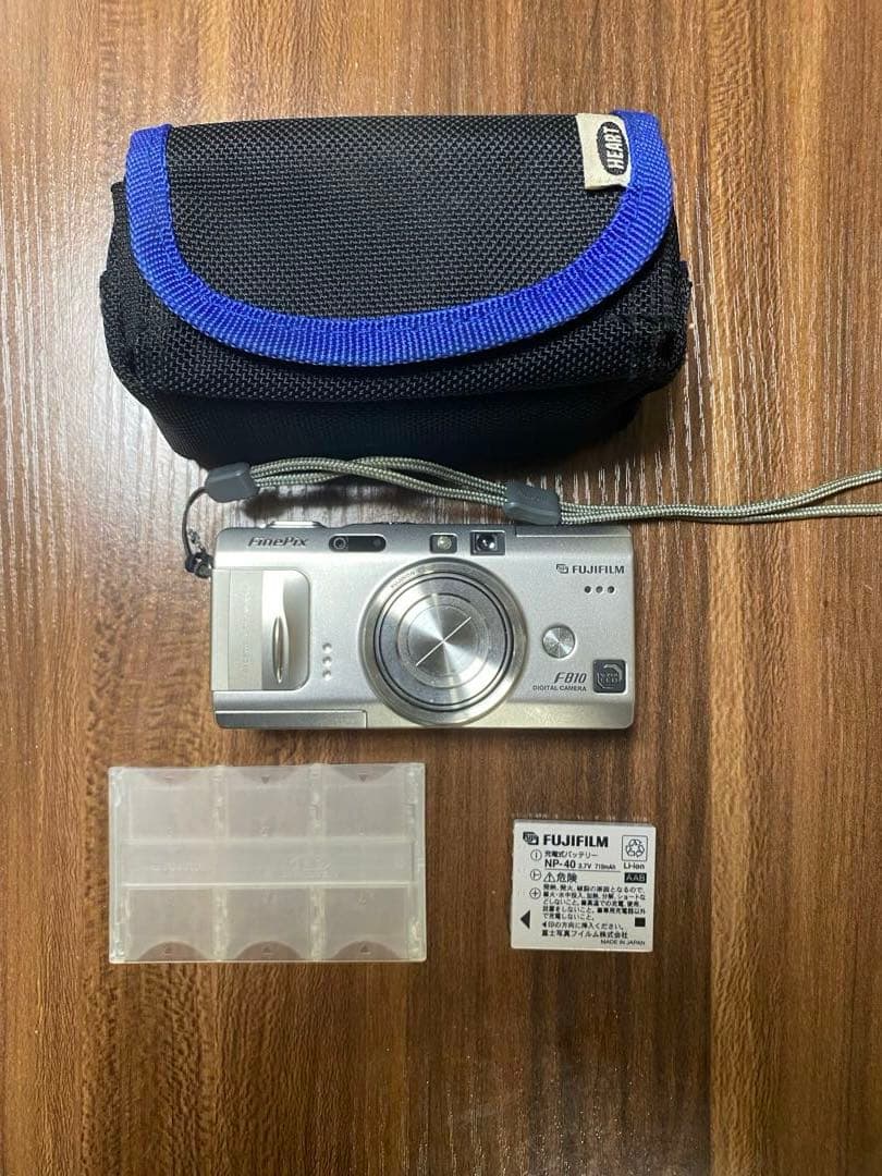 ※付属品付 FUJIFILM FinePix F810 コンパクトデジタルカメラ
