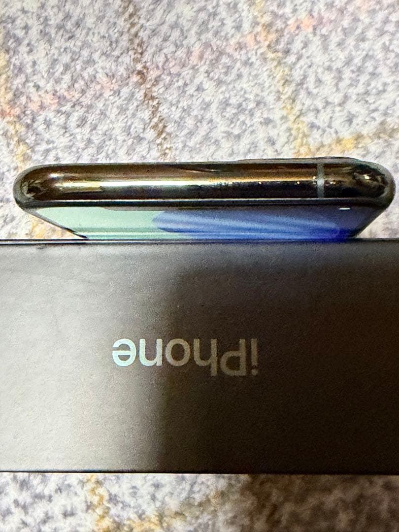 iPhone 11 Pro 64GB バッテリー 84% ミッドナイトグリーン