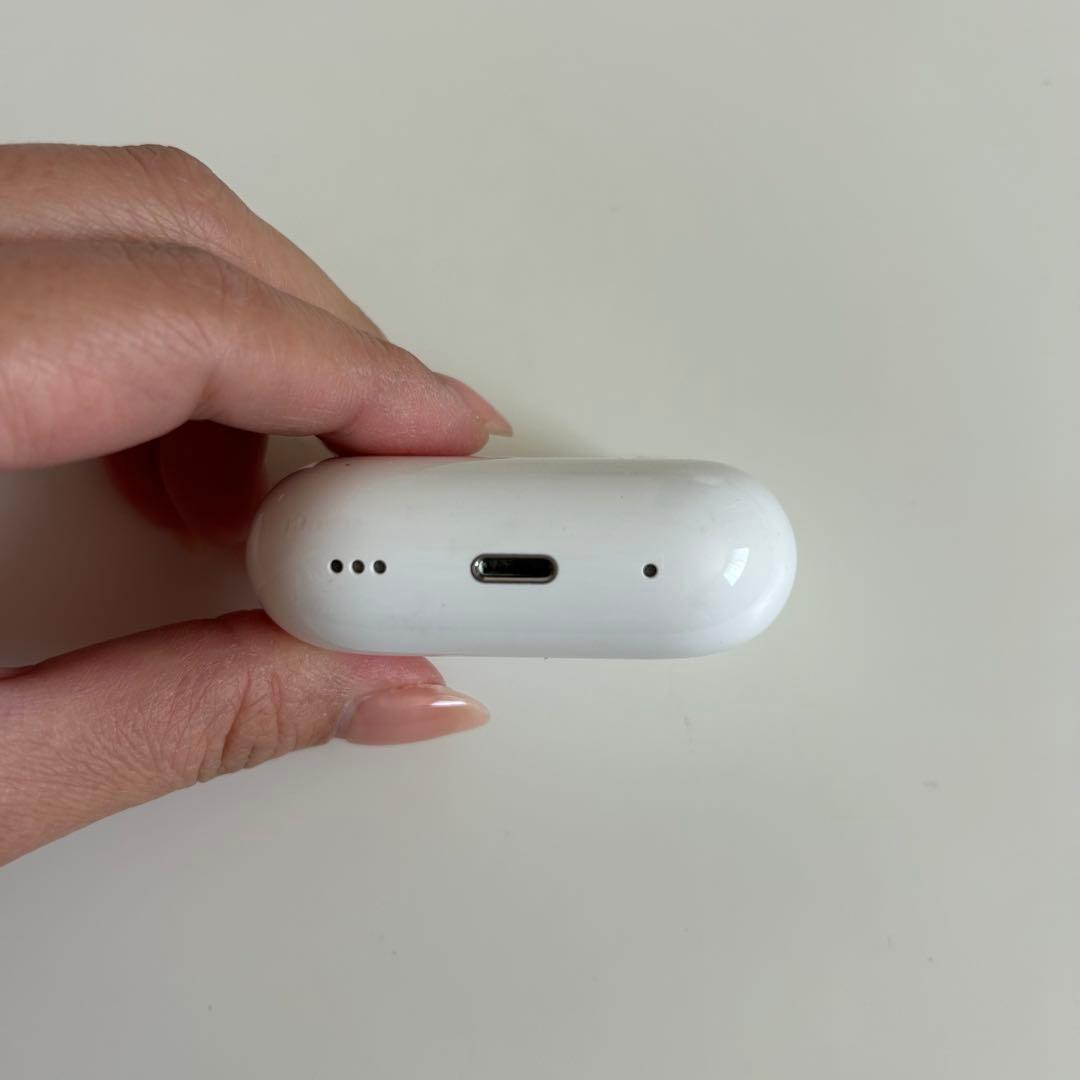 AirPods Pro 2 本体　充電ケーブル/イヤーチップ付