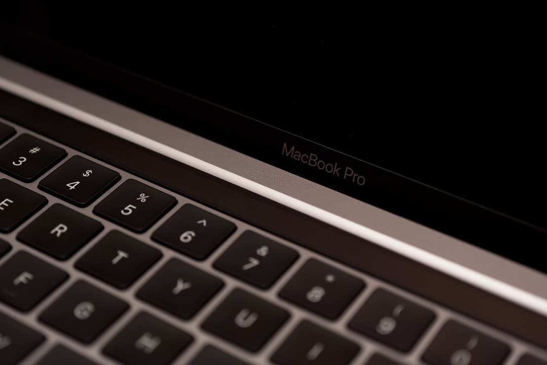 MacBookPro 2020 13インチ スペースグレイ メモリ32GB i7
