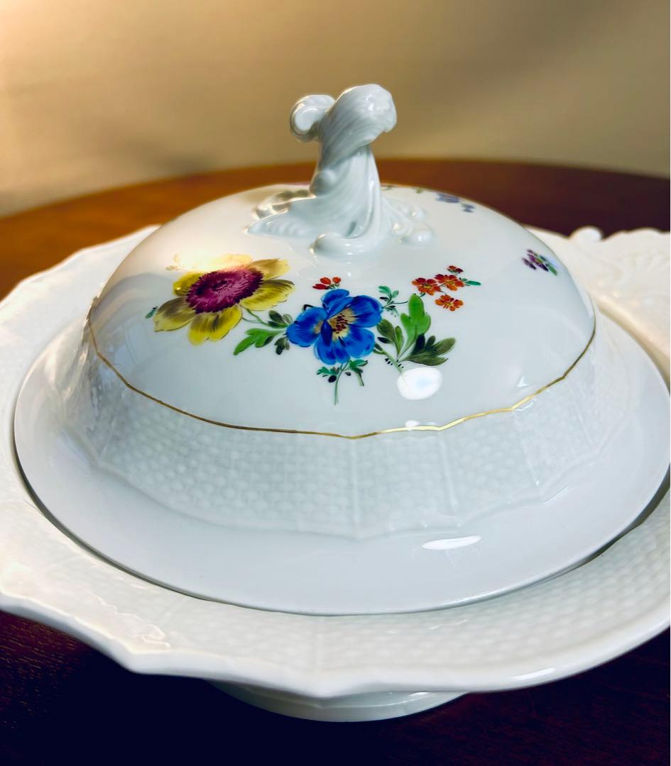 マイセン ノイブランデンシュタイン　レリーフ 三つ花 ベジタブルボウル 蓋付き
