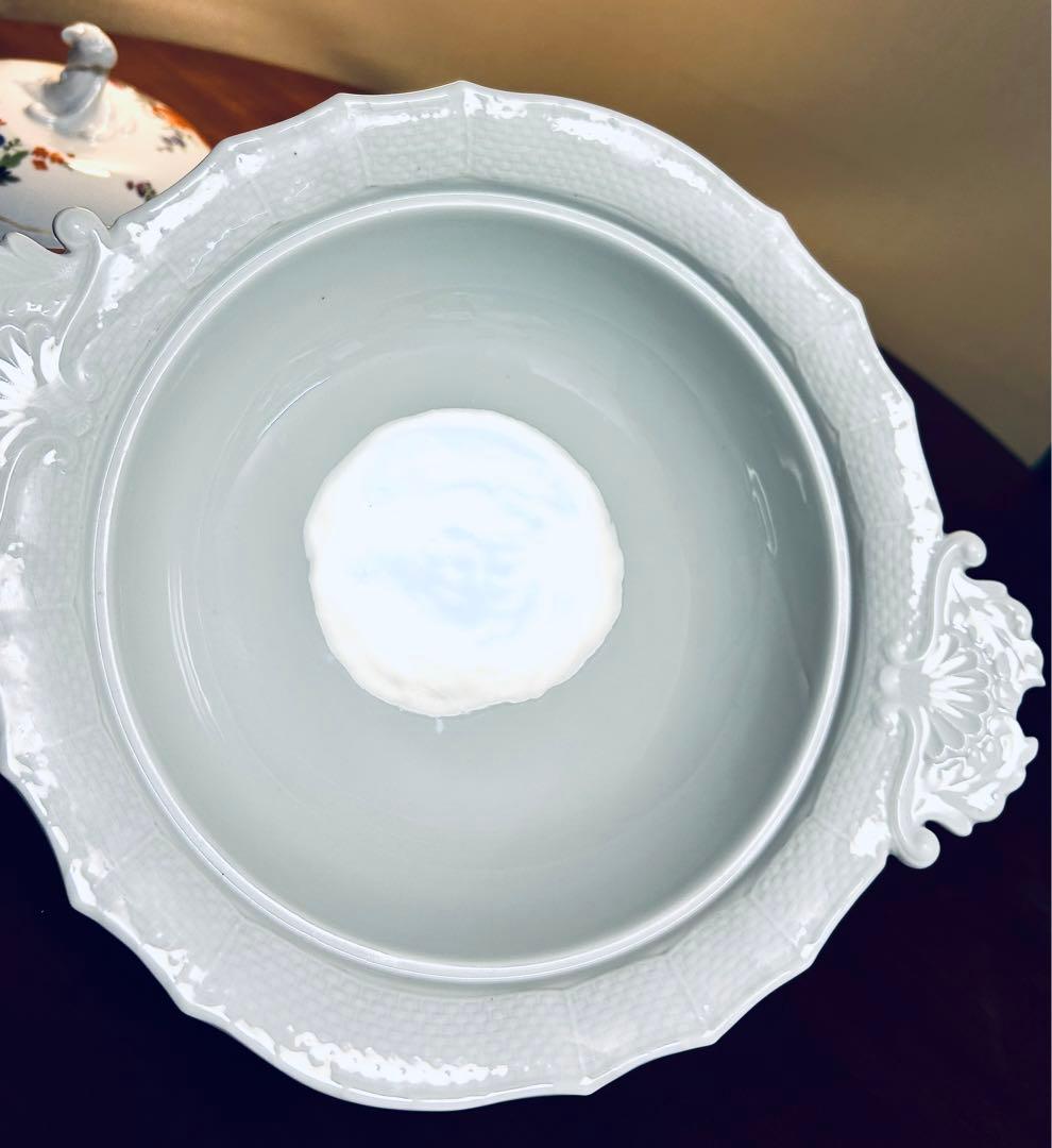 マイセン ノイブランデンシュタイン　レリーフ 三つ花 ベジタブルボウル 蓋付き