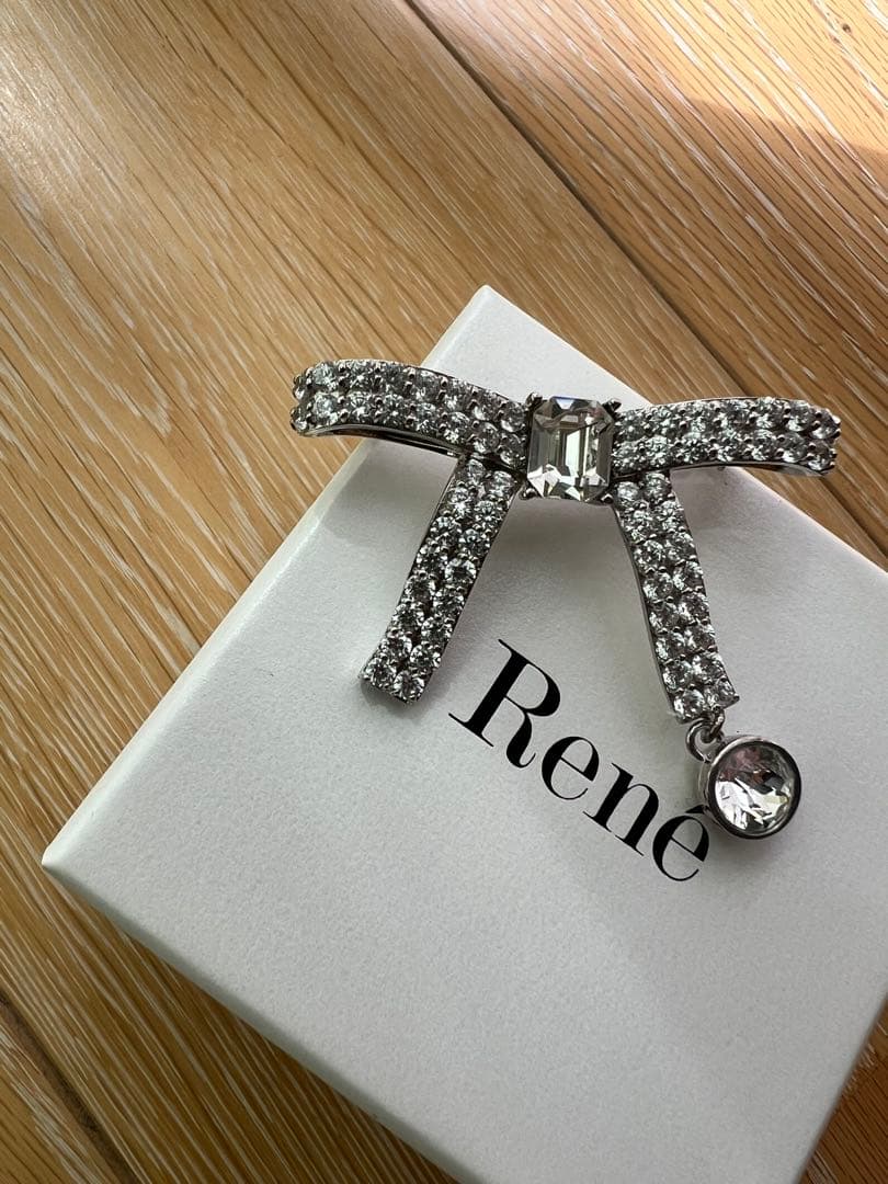 Rene ルネ　ブローチ