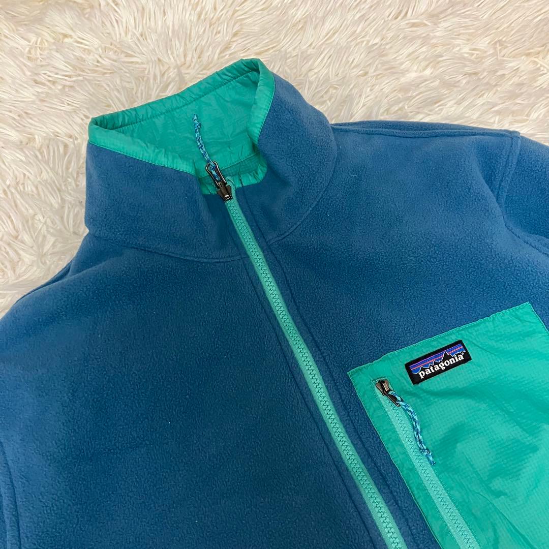 patagonia ロゴ入りリバーシブルブルゾン　ジャンパー　フリース　緑　青