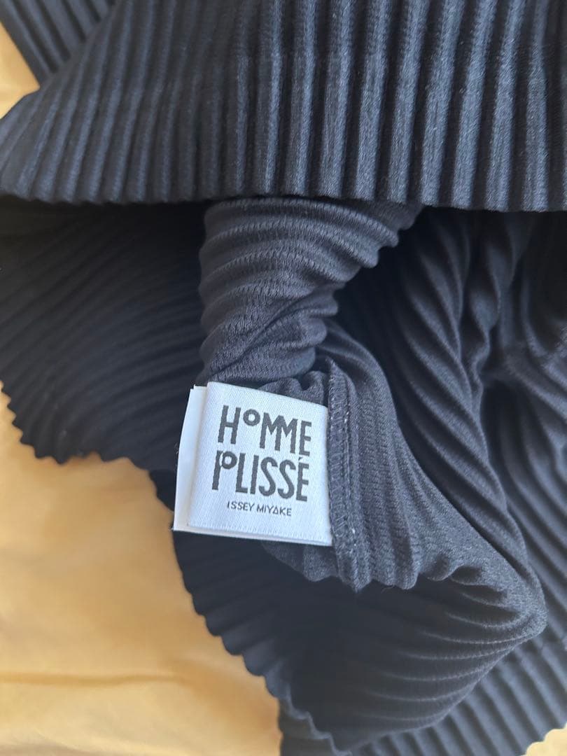 希少　HOMME PLISSÉ ISSEY MIYAKE ブラック ポロシャツ