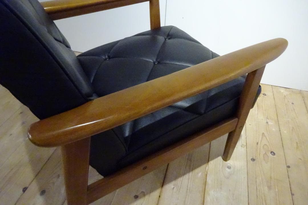 カリモク　WS1120BW　1Pソファ　アームチェア （黒・レザー） A　美品