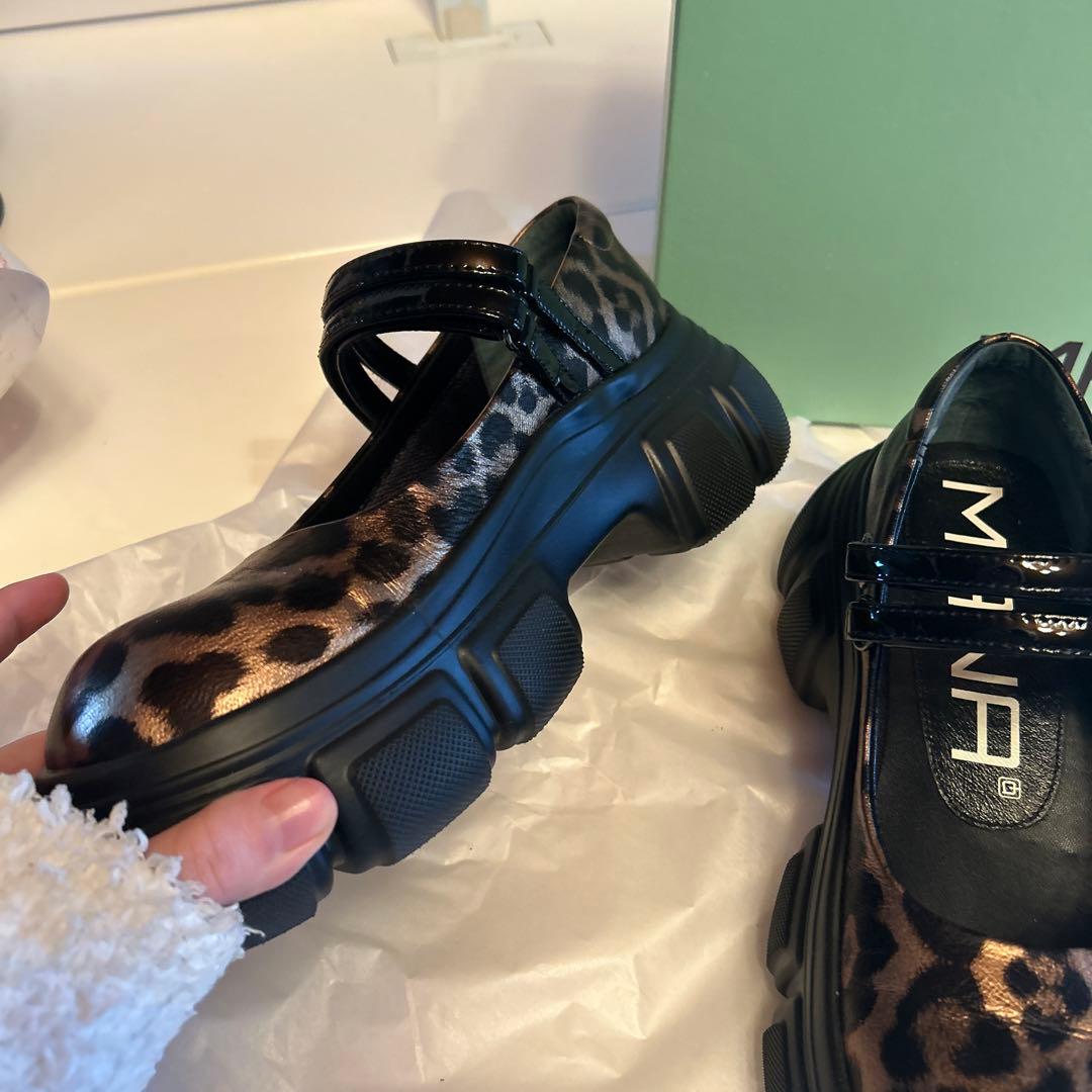 ダブルベルト・メリージェーン　　mana