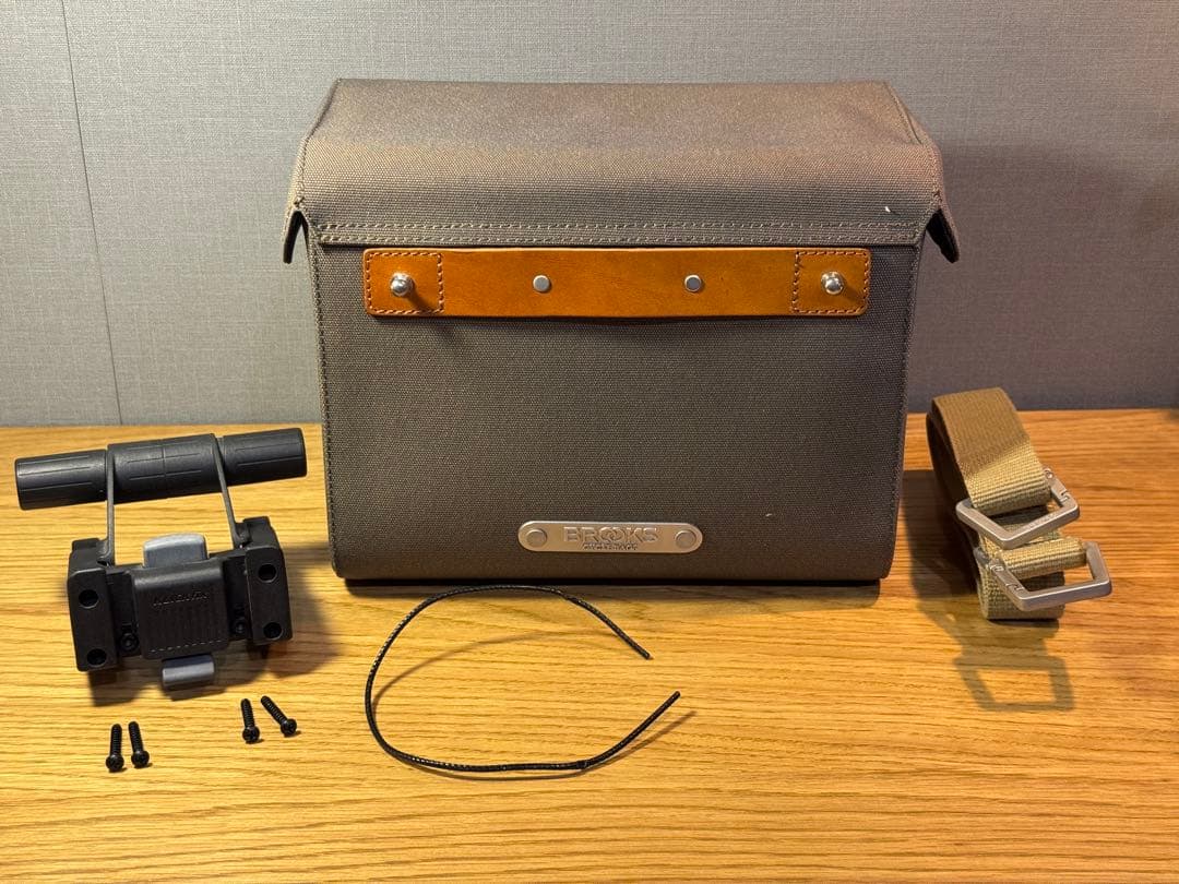 ブルックス Isle Of Skye Handlebar Bag