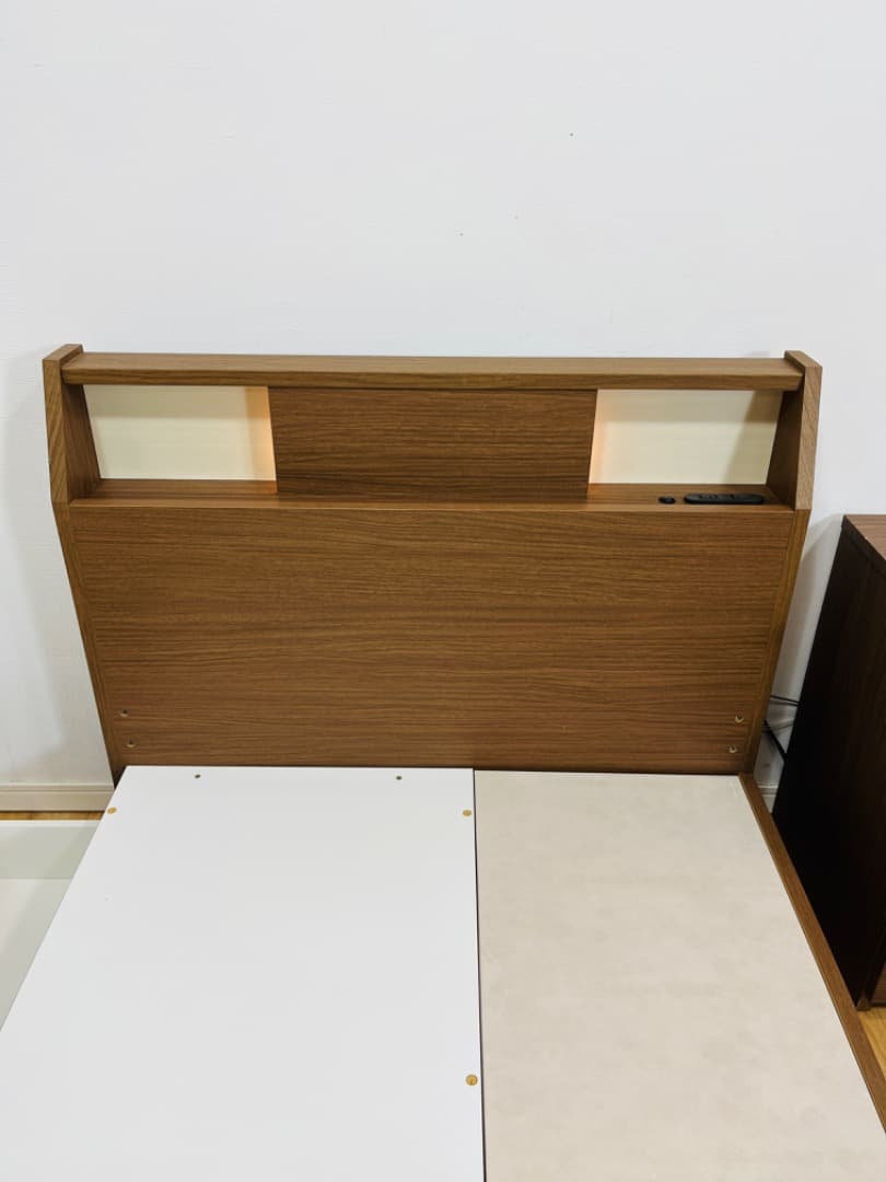 シングルベッド＋マットレス＋ヘッドボード・ナイトテーブル セット