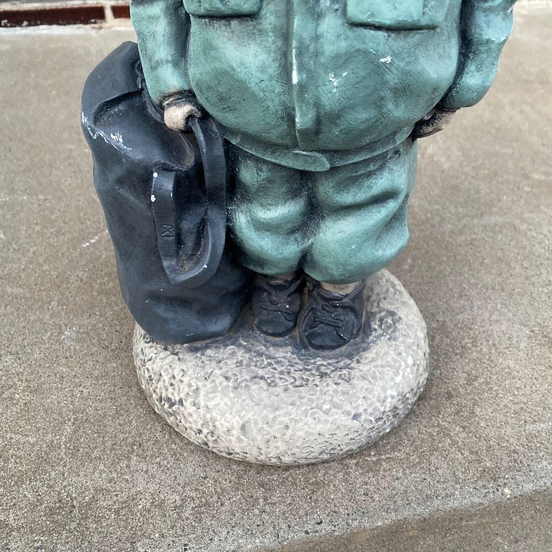 ドアストッパー　軍人の少年 置物 約45cm コンクリート　12kg