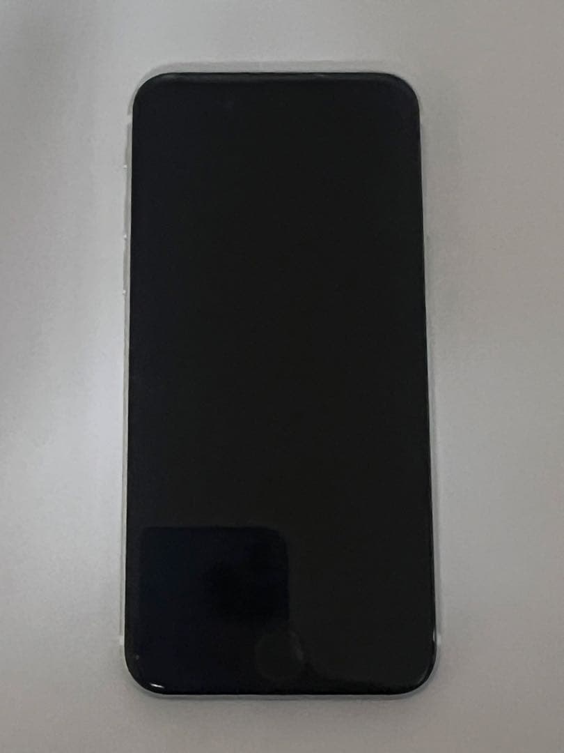 G*o様 Apple iPhone SE (第2世代) ホワイト　1個　simロ