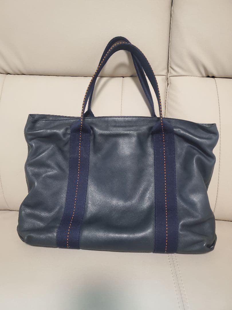 HERMES　エルメスキャラバンホリゾンタル　レザー、色ネイビー早い者勝ち