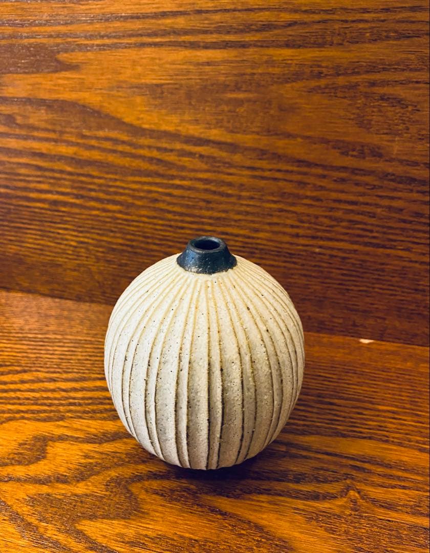 額賀章夫　プリーツ　花器