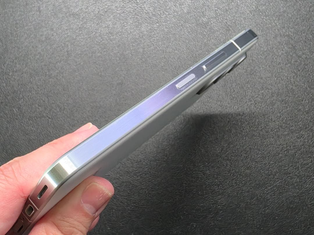 arrows Alpha ホワイト 12GB/512GB SIMフリー版