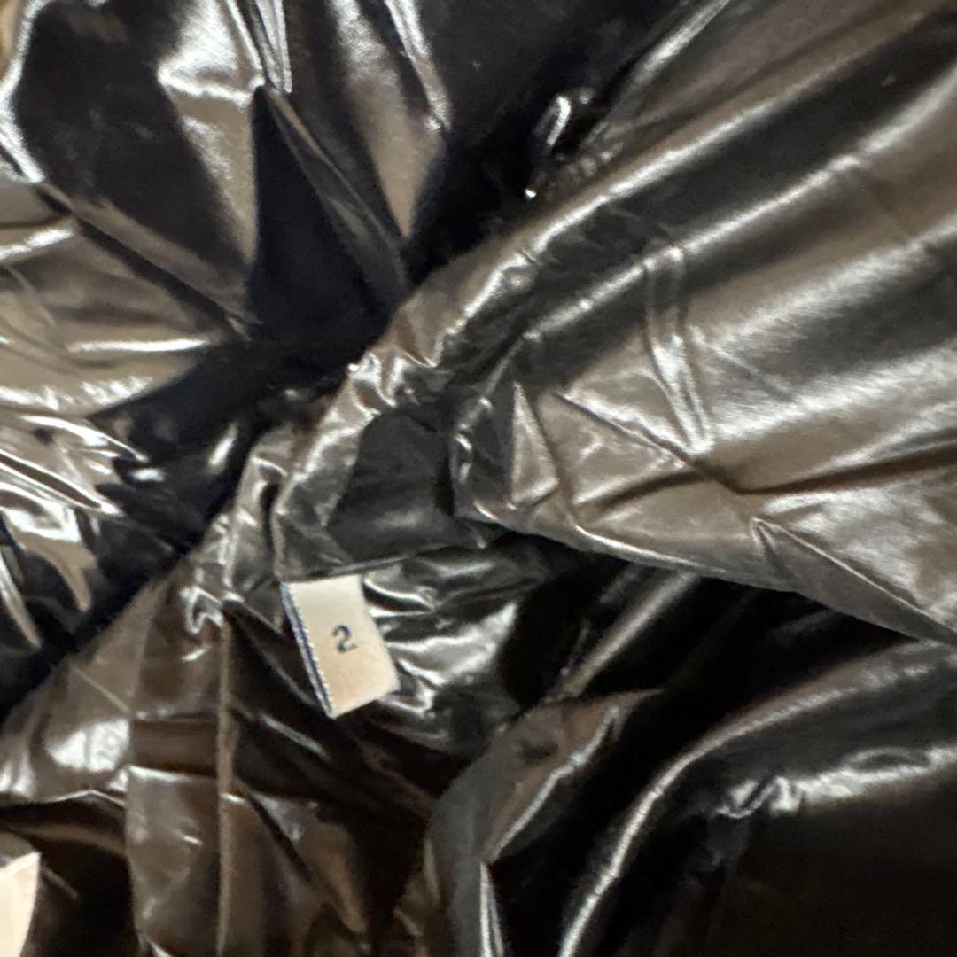 ブラック フード付きダウンジャケット