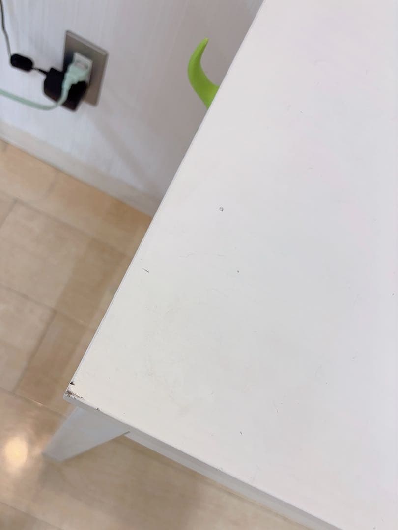 ホワイト木製デスク 3引き出し付き