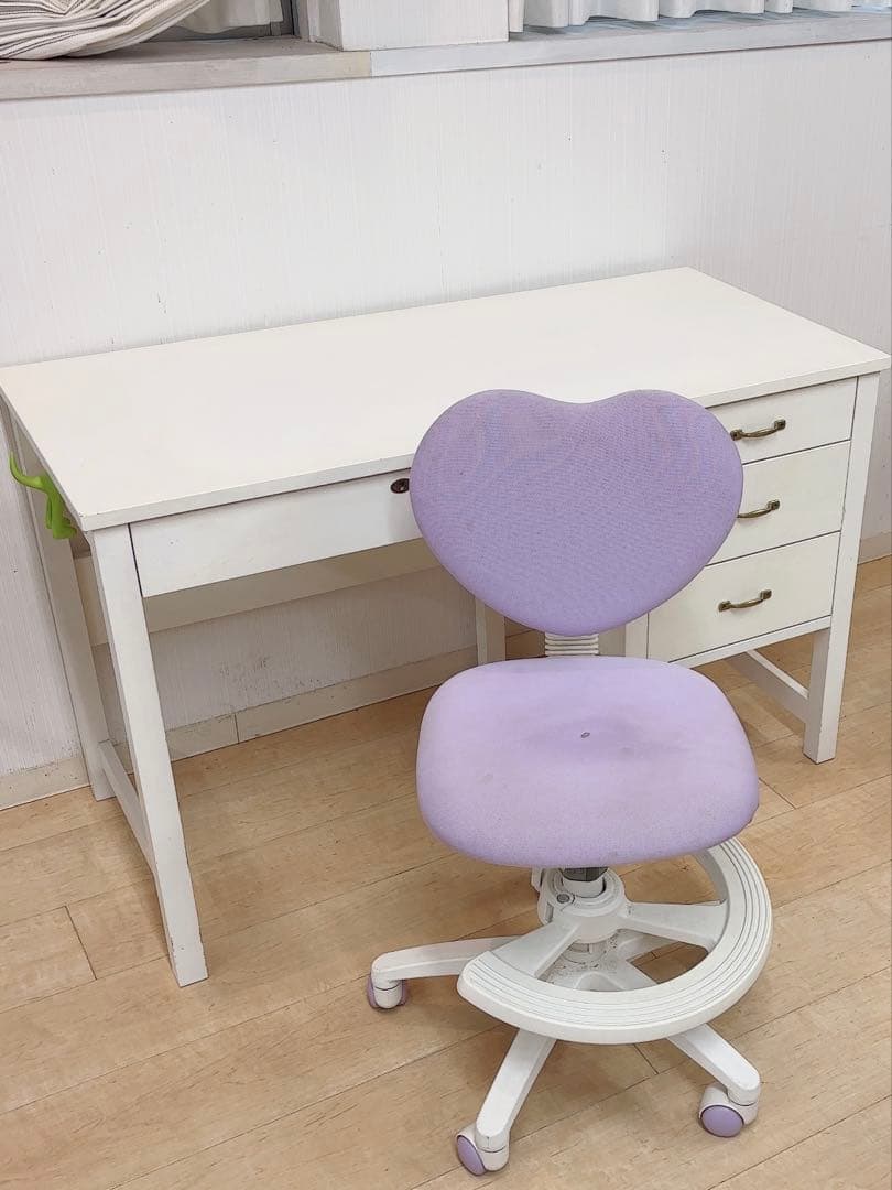 ホワイト木製デスク 3引き出し付き