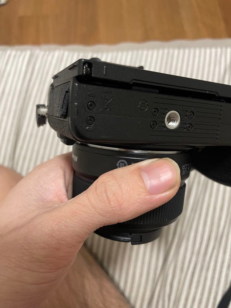 Nikon Z50 ボディと NIKKOR DX 24mm f/1.7 レンズ