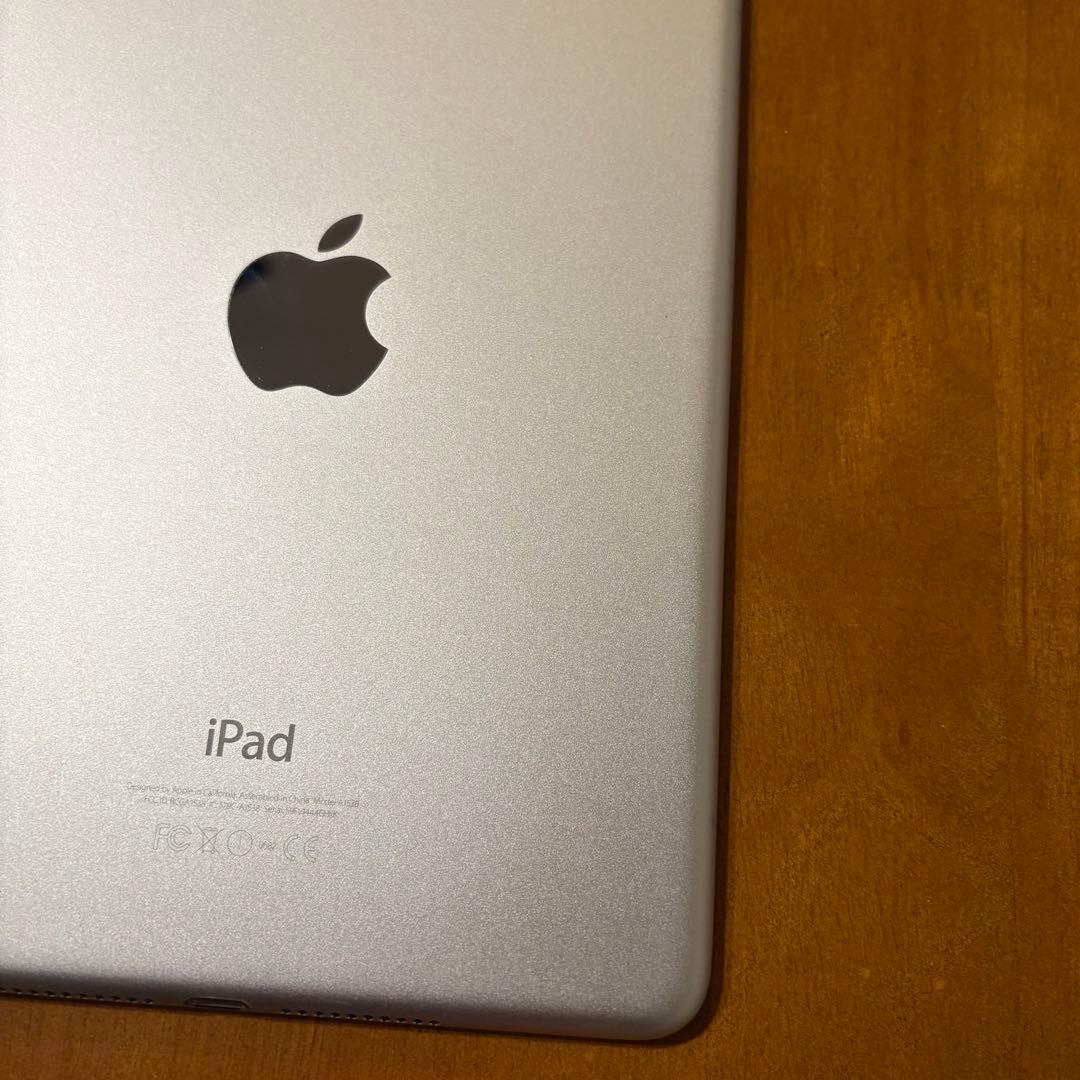【Apple】iPadmini4 シルバー