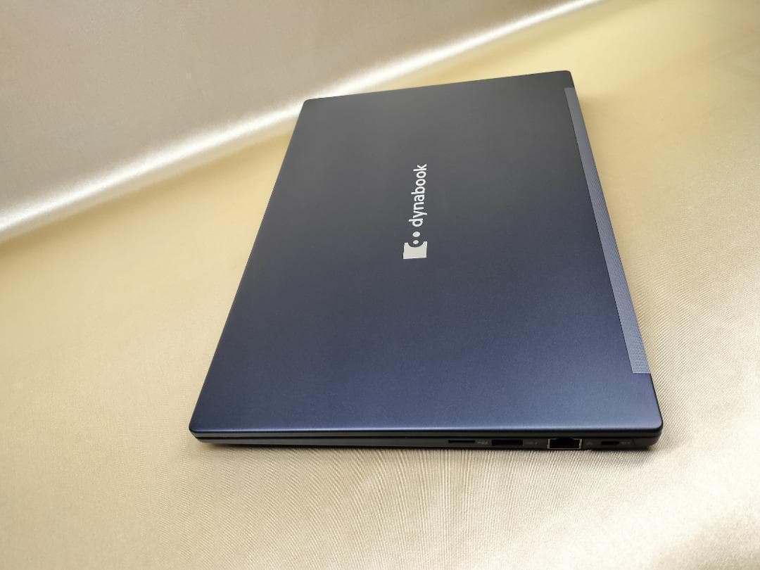 東芝　Dynabook G83/KW　高性能　2023年モデル(K-211)