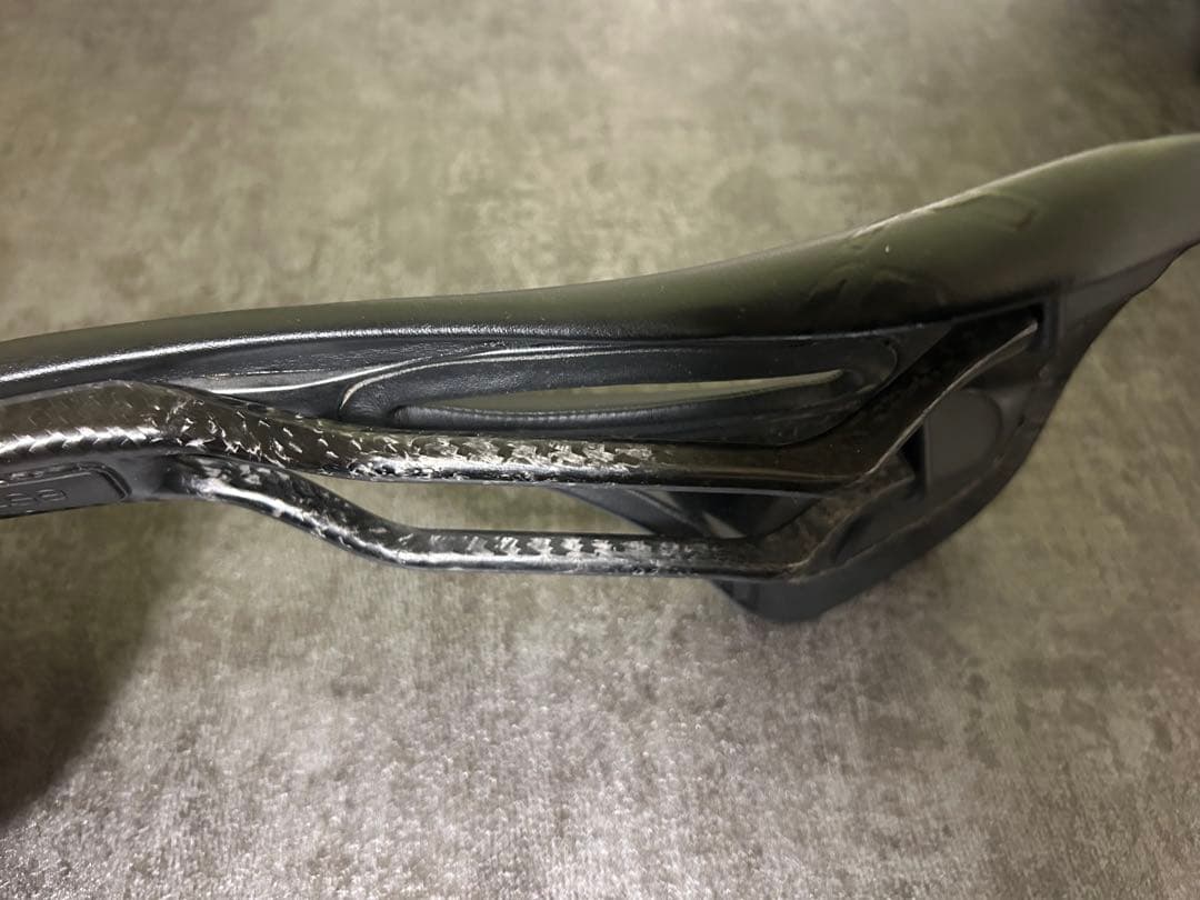 Astute Pilarga カーボンレールサドル！