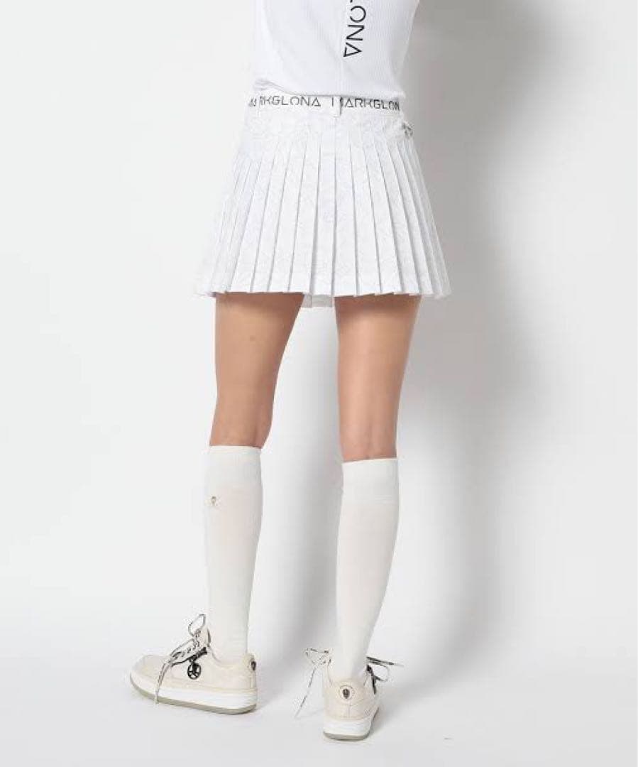 新品同様　MARK&LONA ホワイトプリーツスカート36